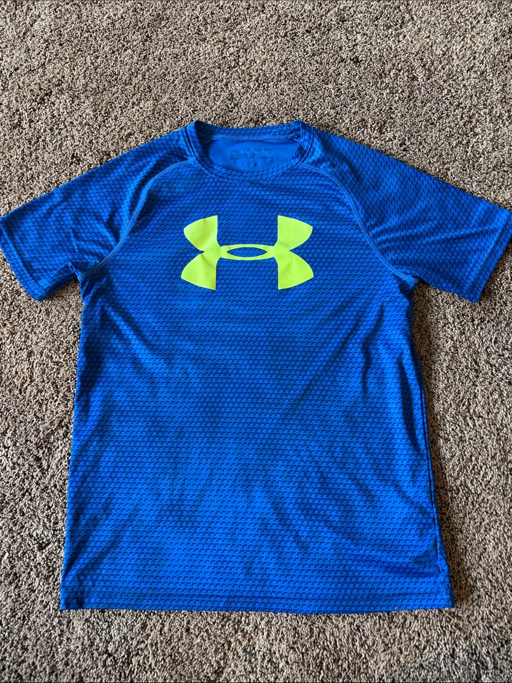 Boys Under Armour Blue Short-Sleeve T-Shirt with Neon Yellow Logo - Size L